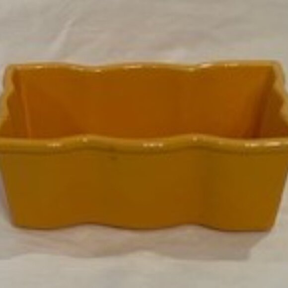 2006 Chantal Talavera 93-TVLF14-5 Yellow 2 Cup rectangular Scalloped Baking Dish - Picture 5 of 6